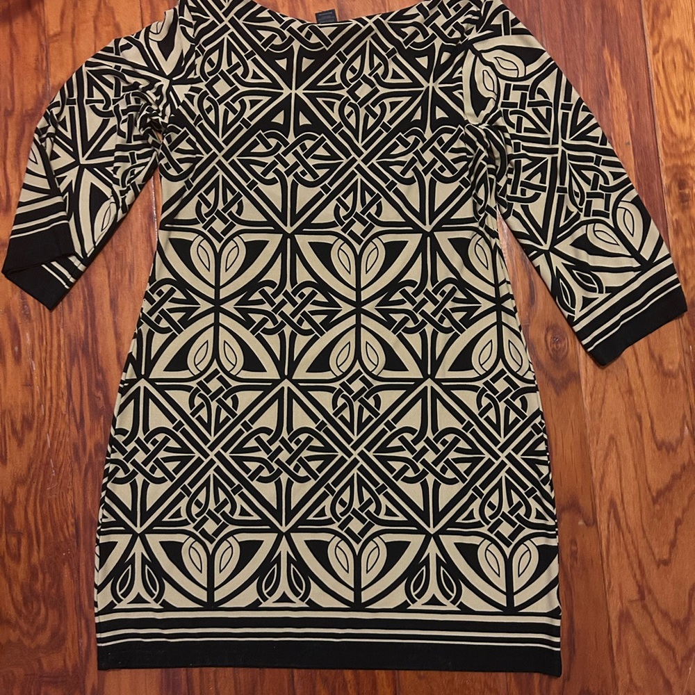 Enfocus Studio Black and White Sheath Dress with Cuffed 3/4 Sleeves size 10P - Picture 3 of 3